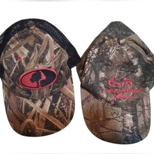 2 Camouflage Hats / Caps Mossy Oak & RealTree - Bundled Of 2